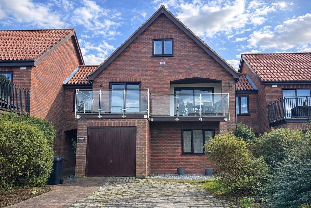 Property photo 1 of 35 Picture No. 56