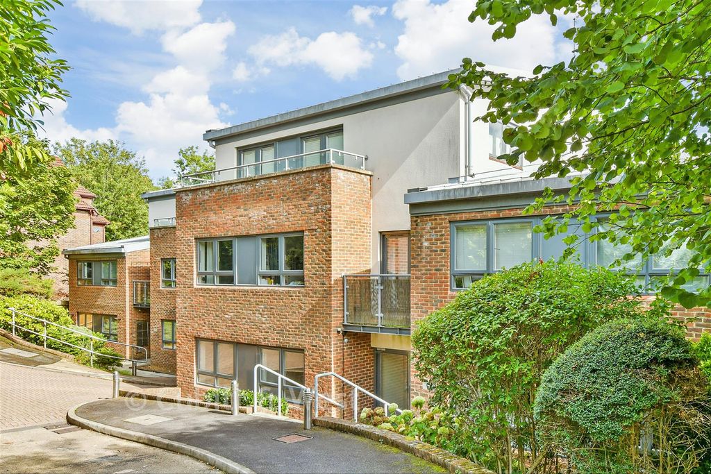 Property photo 1 of 17 External (Web)