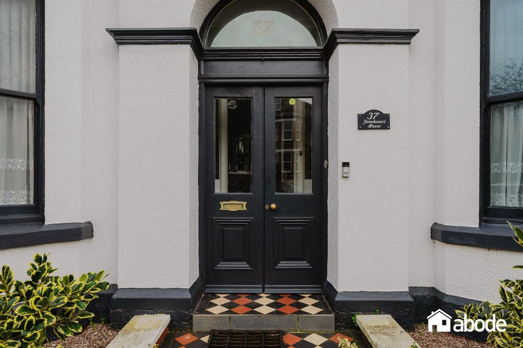 Property photo 3 of 37 37 Ash Street-45.Jpg