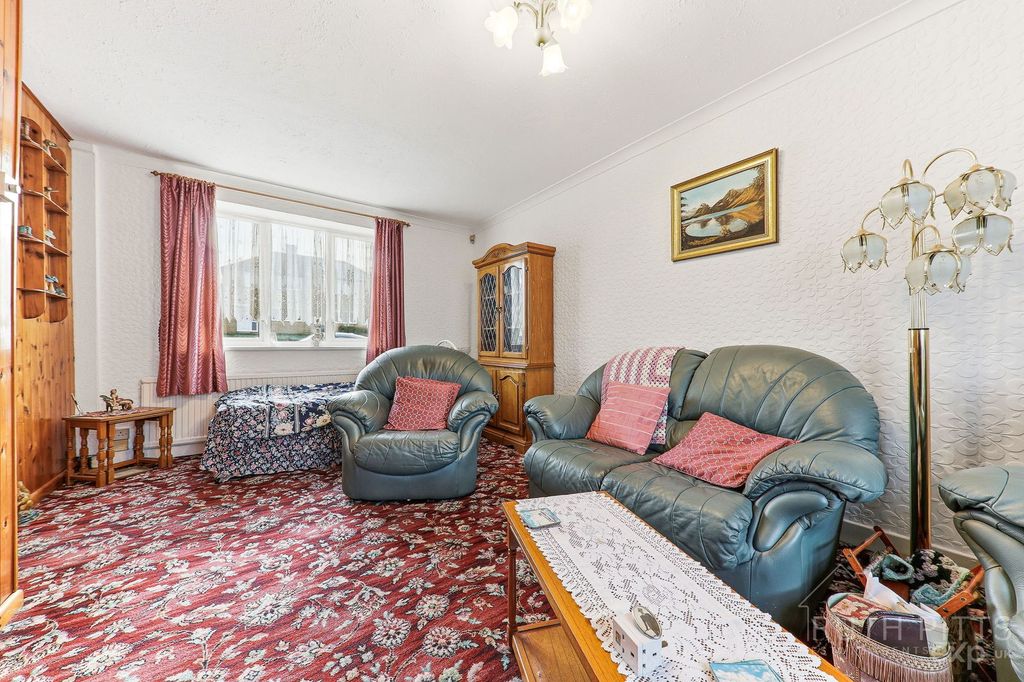 Property photo 3 of 30