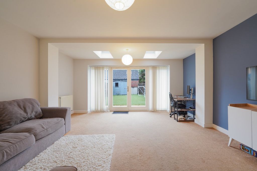 Property photo 2 of 18 Picture No. 29