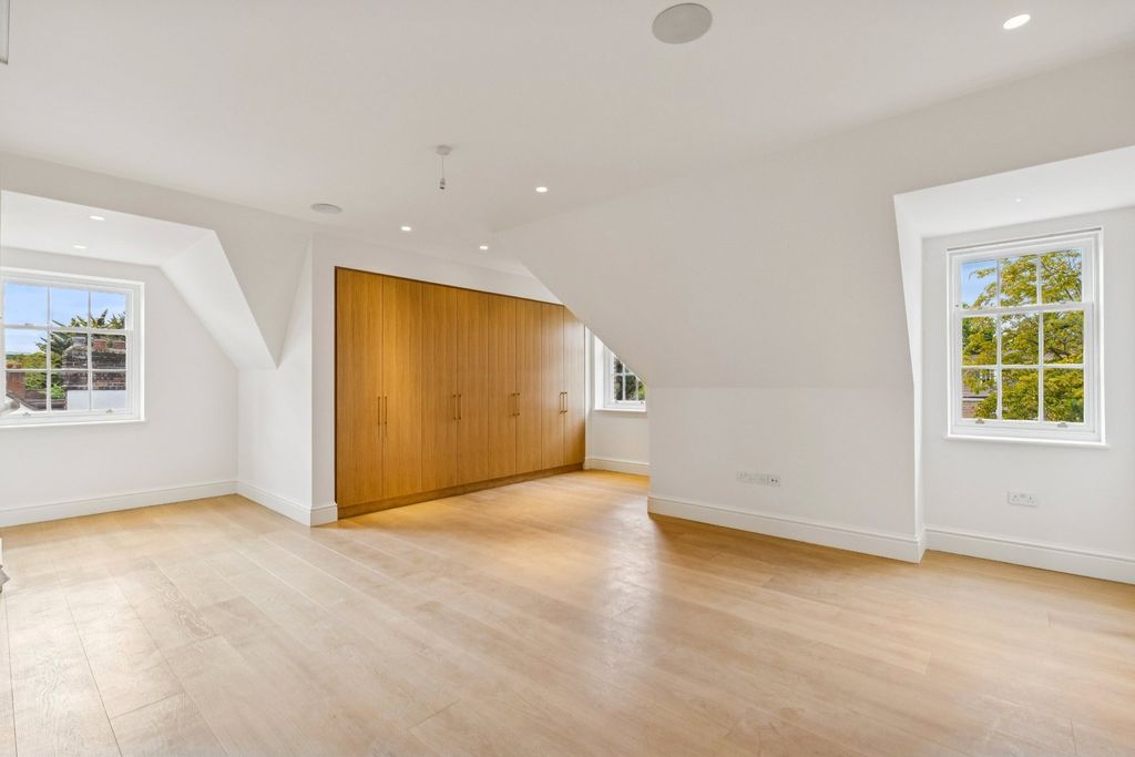 Property photo 3 of 30 Picture No. 01