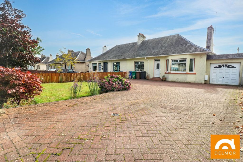 Property photo 2 of 27