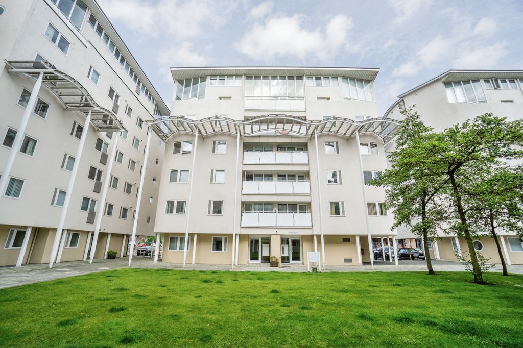 Property photo 2 of 15 Photography