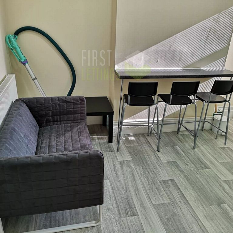 Property photo 1 of 6 Photo 7