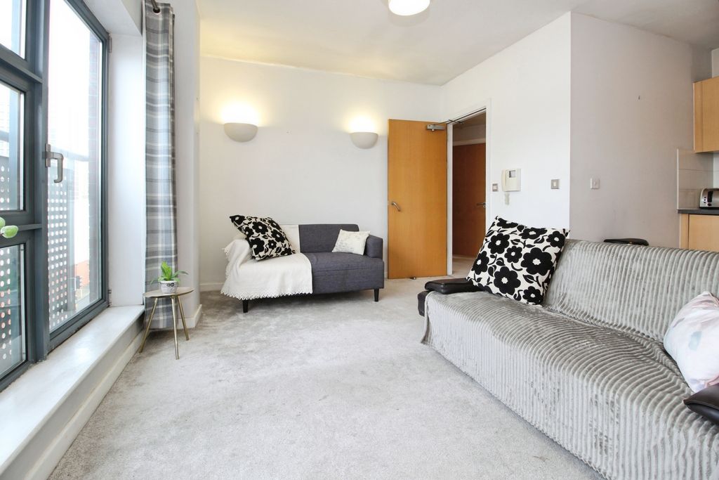 Property photo 2 of 15