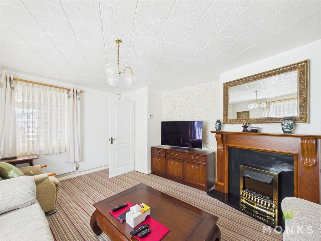 Property photo 3 of 14 Cam01348G0-Pr0757-Still006.Jpg