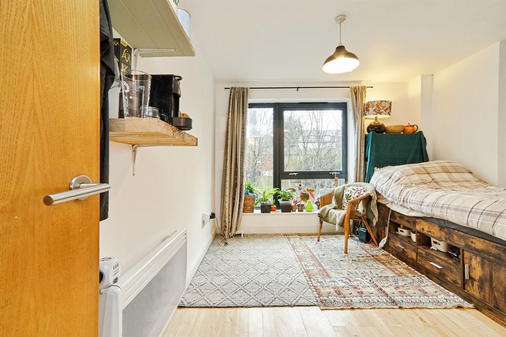 Property photo 3 of 15