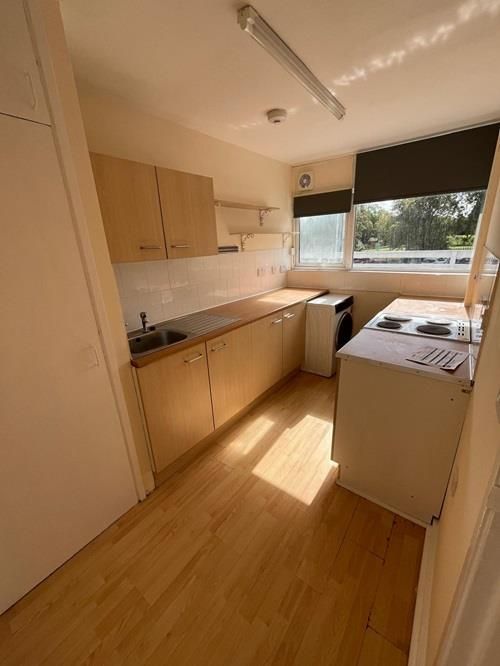 Property photo 3 of 7 Kitchen R.Jpg