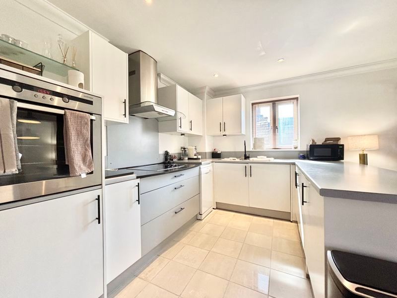 Property photo 3 of 15 Kitchen