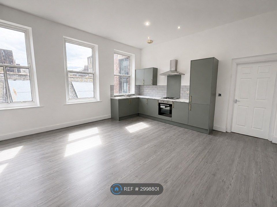 Property photo 2 of 8 Kitchen