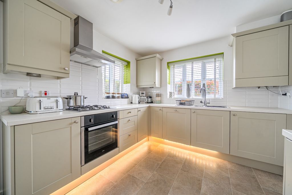 Property photo 2 of 21 1424019-13-69B0257Cee127