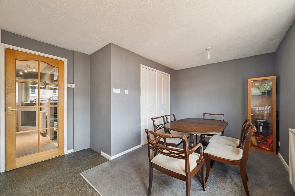 Property photo 3 of 16 Kitchen / Dining Area