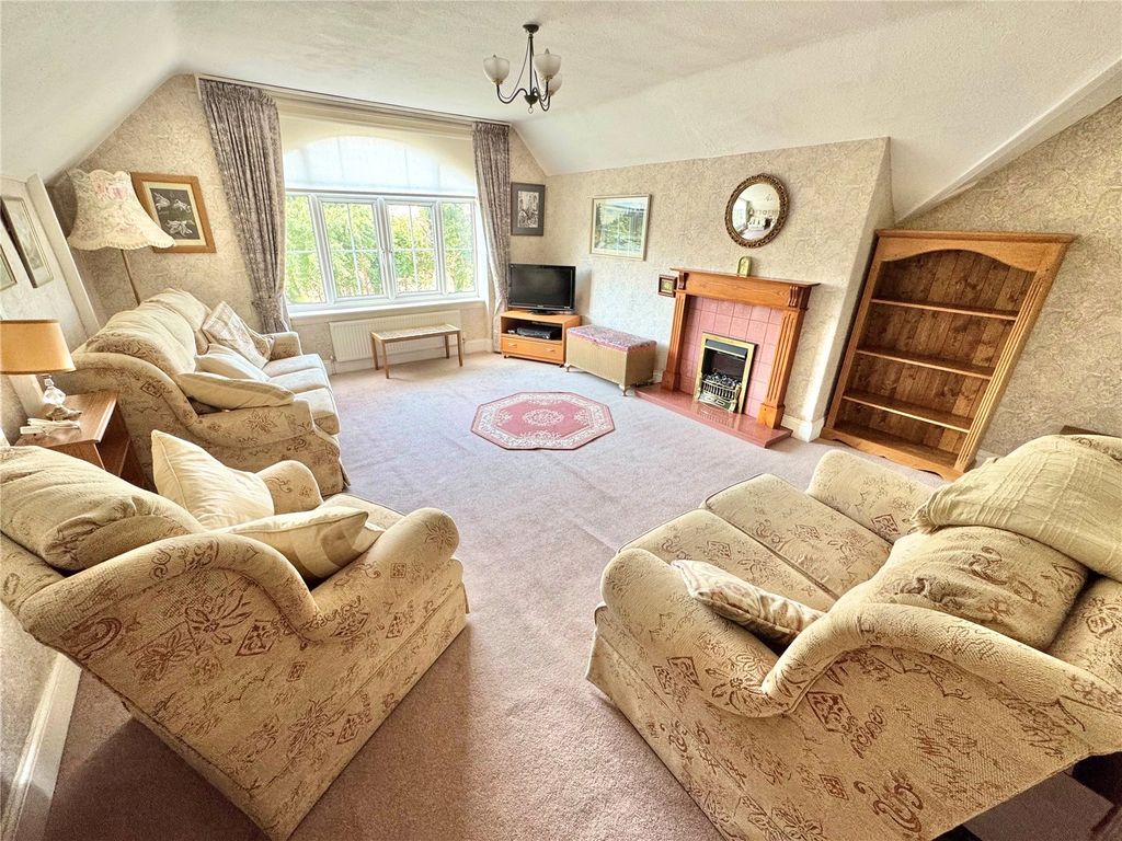 Property photo 2 of 11 Picture No. 24