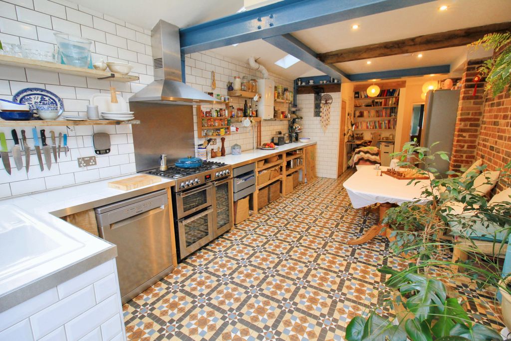 Property photo 1 of 17