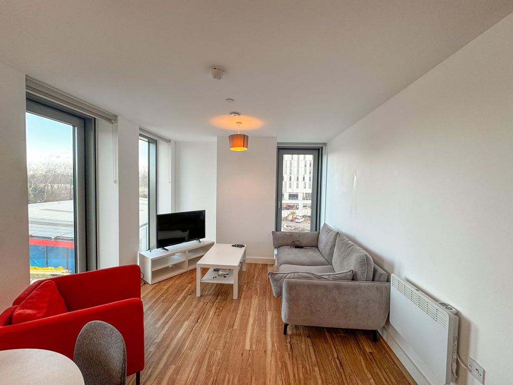 Property photo 3 of 11 Mediacityt847595955Img_6814_Edited.Jpg