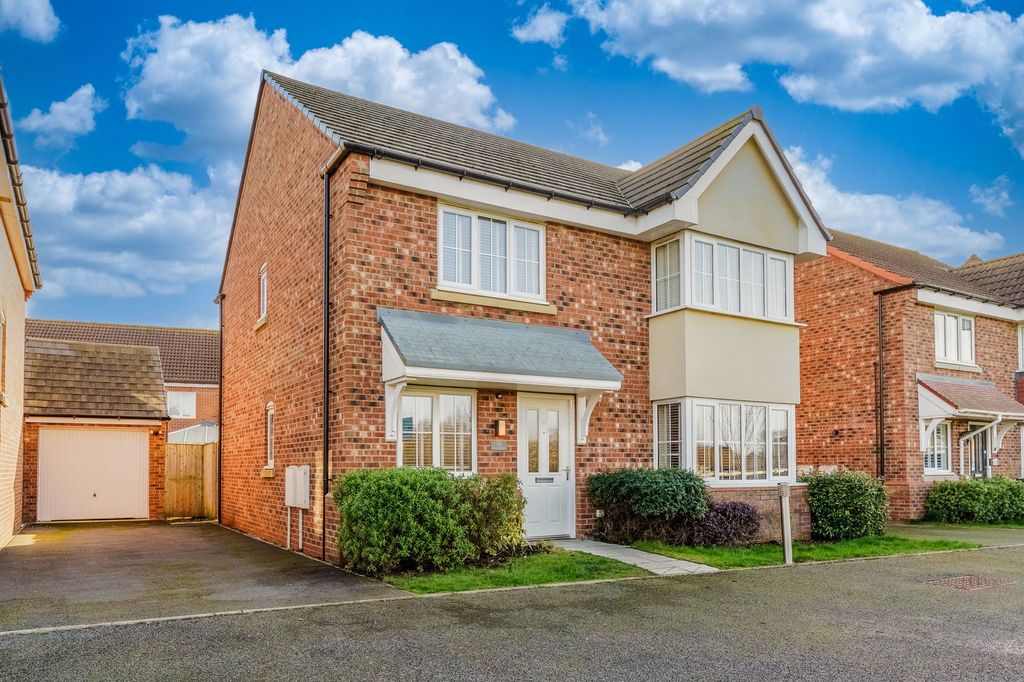 Property photo 1 of 28