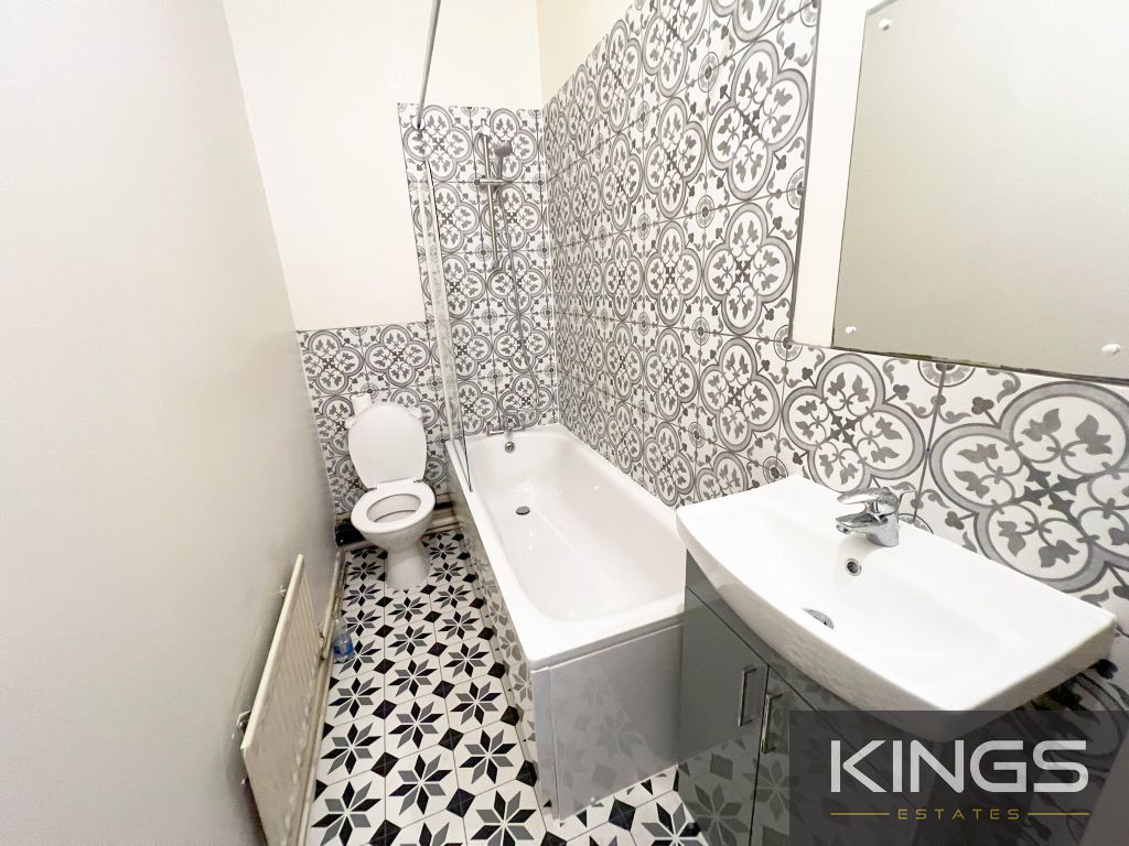 Property photo 1 of 10 72A The Avenue (8)Logo