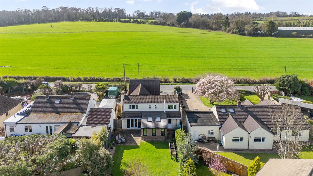 Property photo 2 of 25