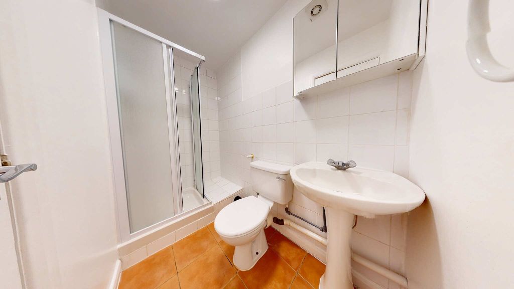 Property photo 3 of 8 Bathroom