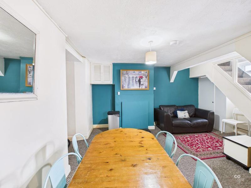 Property photo 3 of 11 Living Room