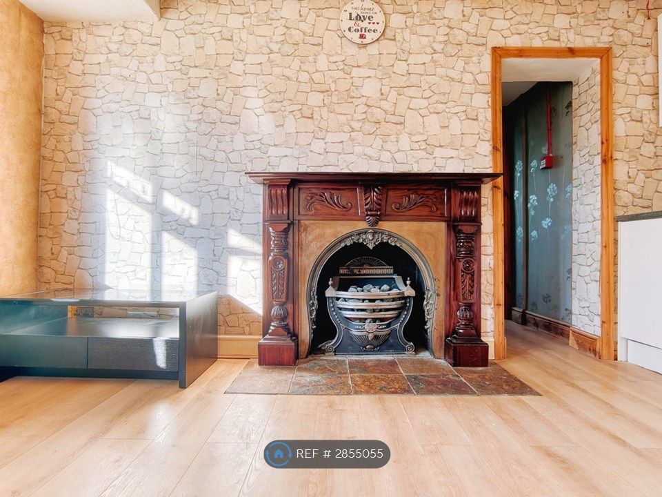 Property photo 1 of 7 Sitting Room