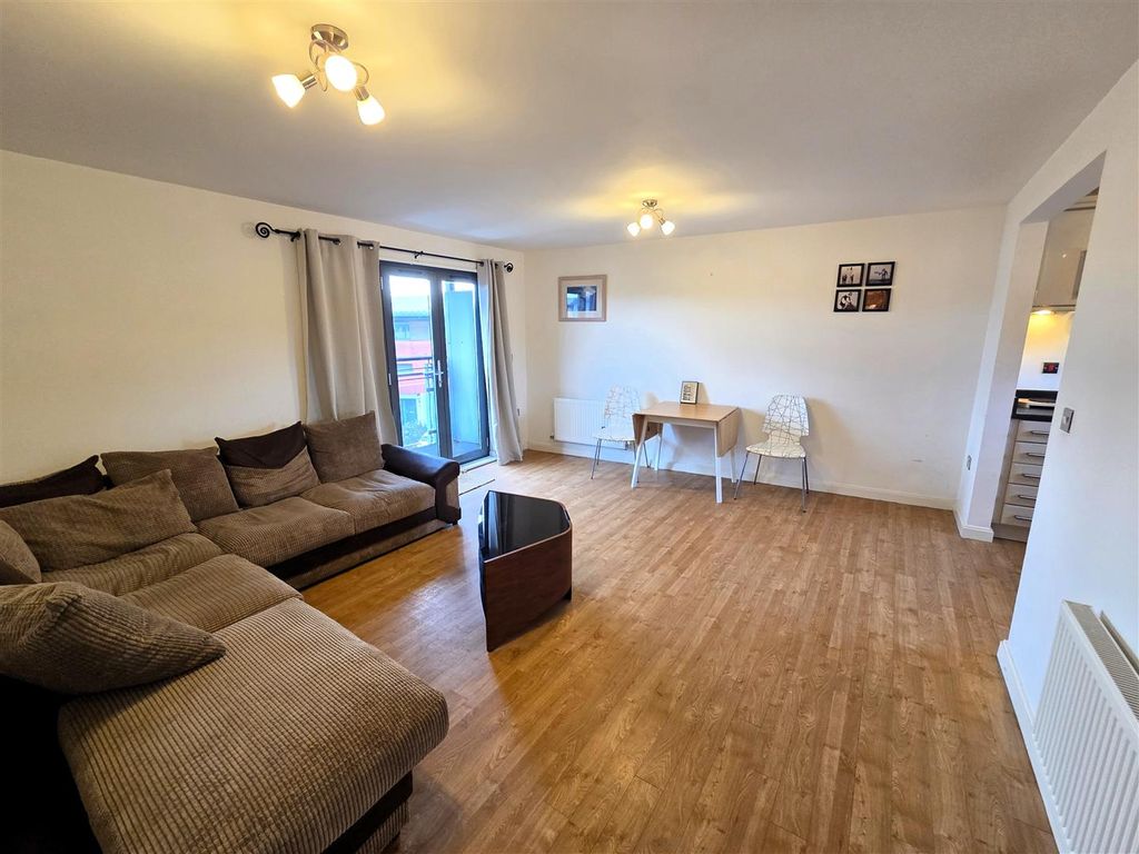 Property photo 2 of 14 Lounge.Jpg