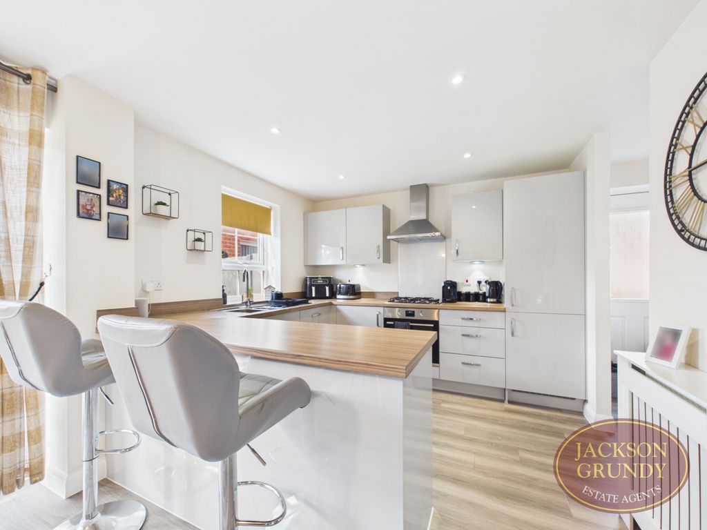Property photo 2 of 19 Kipling Way