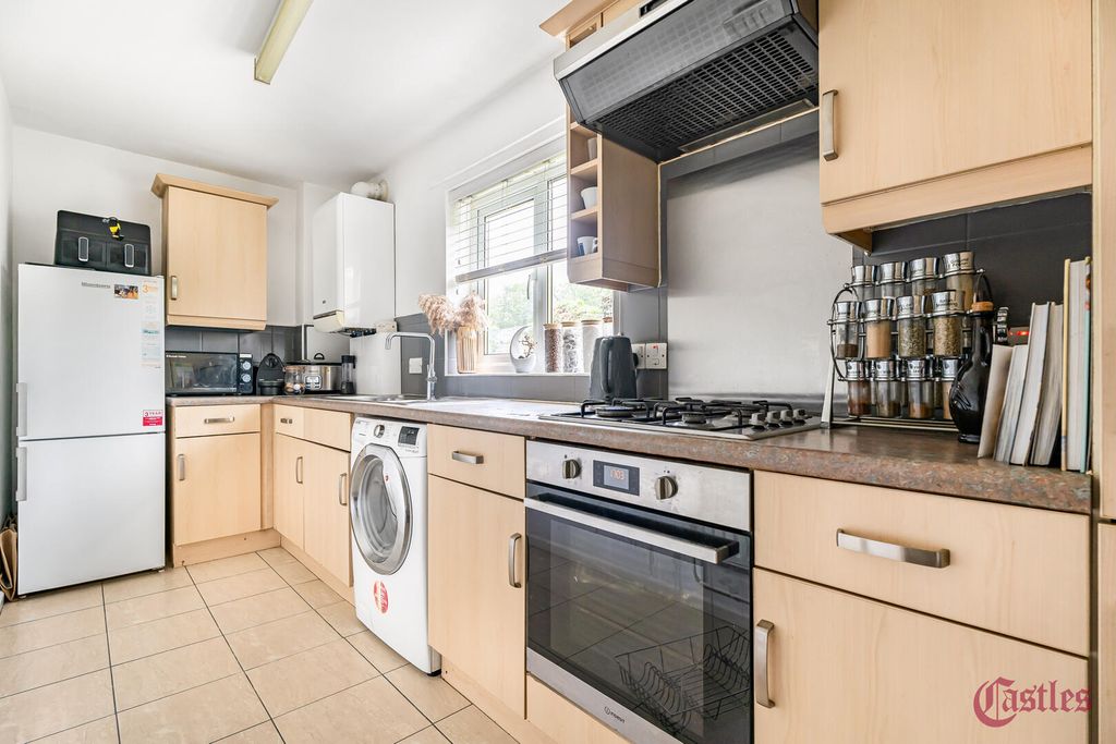 Property photo 2 of 16 Kitchen