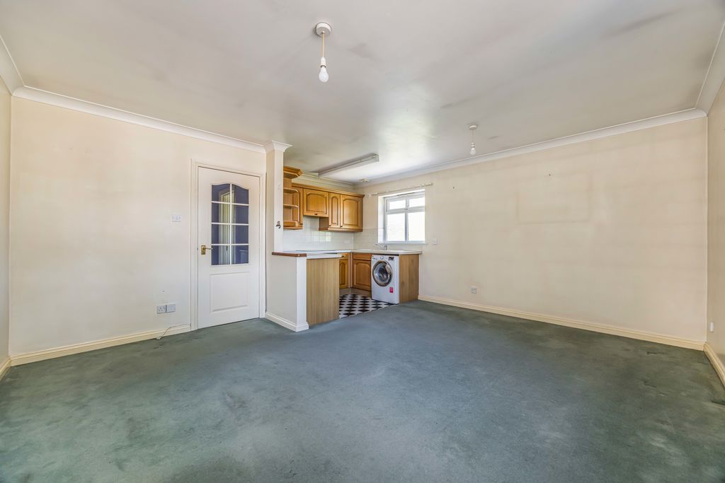 Property photo 3 of 10 Photo 6