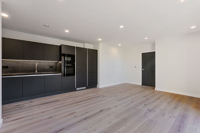 Property photo 2 of 16 Bedroom