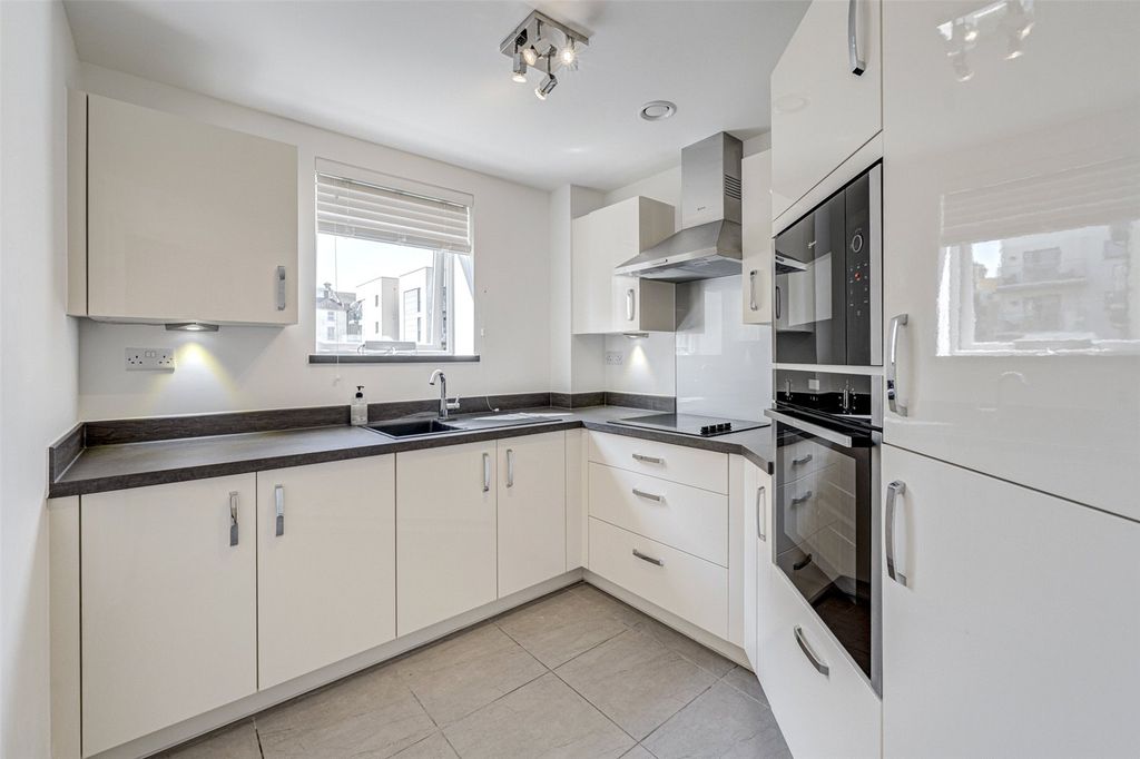 Property photo 3 of 21 Picture No. 27