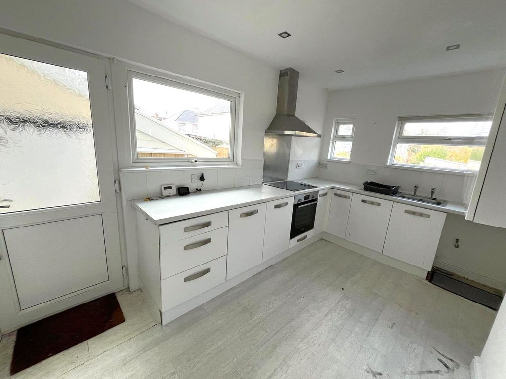 Property photo 3 of 11 Picture No. 24