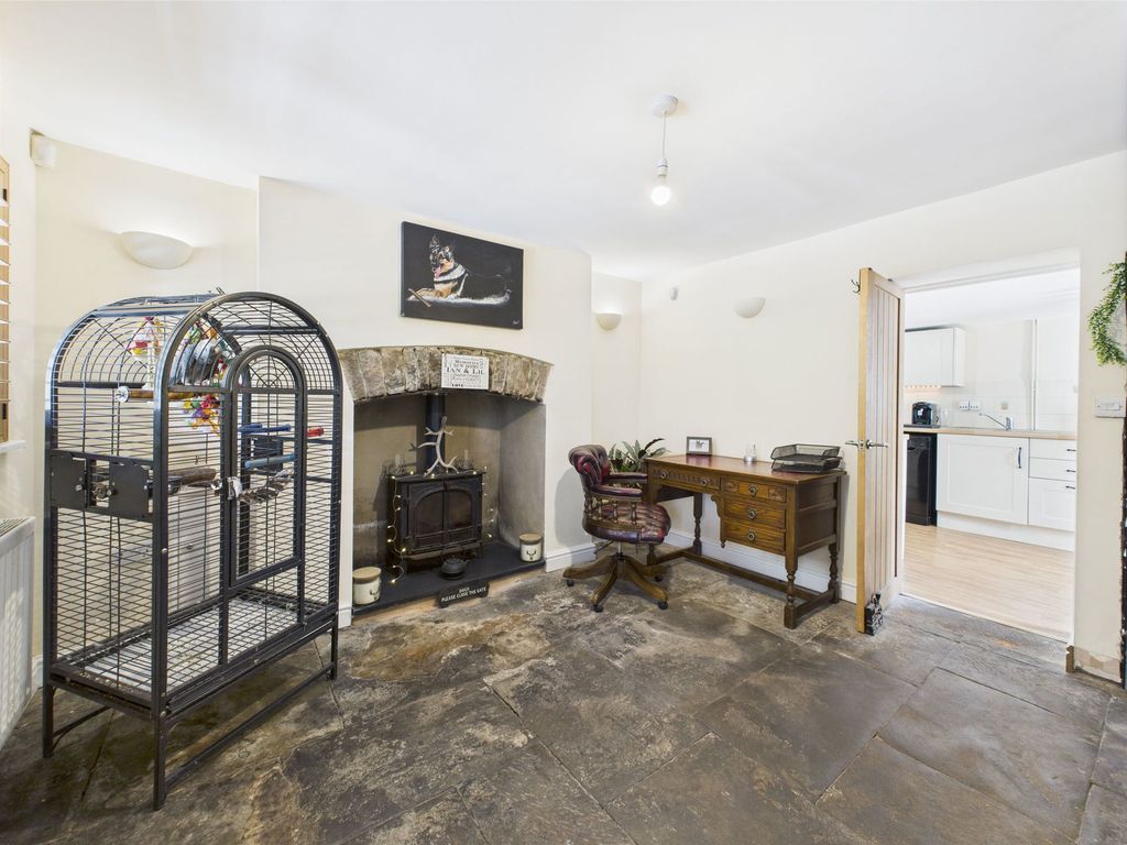Property photo 3 of 23