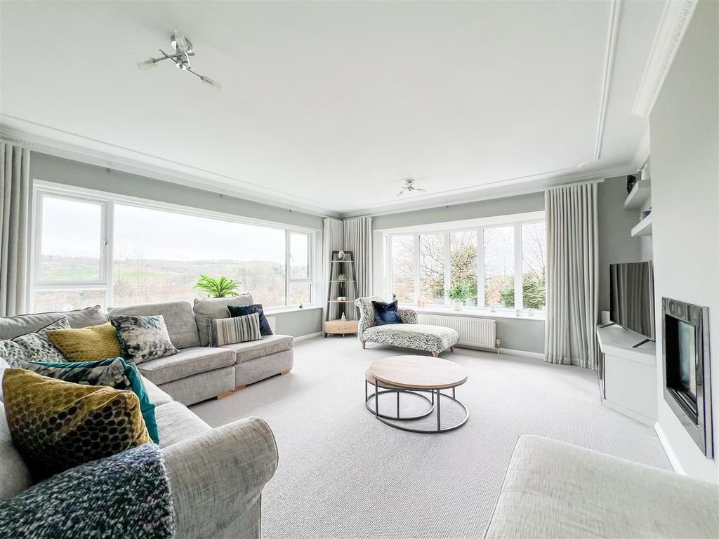 Property photo 3 of 42 Sitting Room