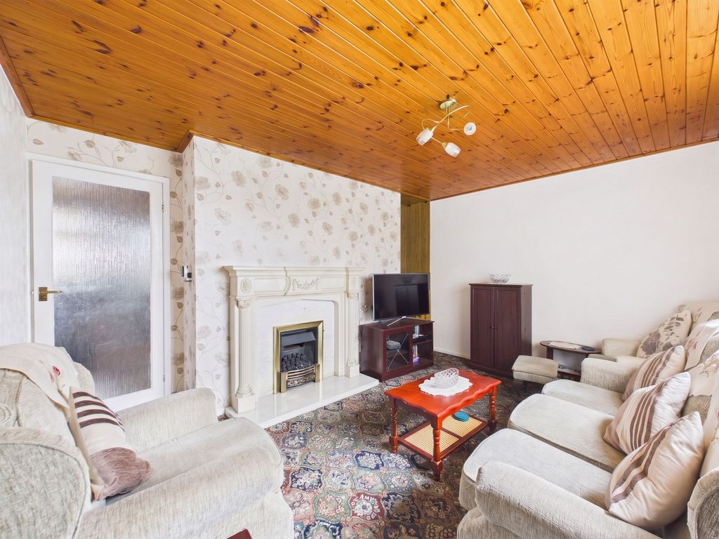 Property photo 2 of 14 Lounge