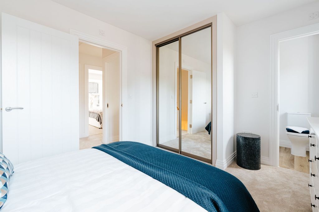 Property photo 3 of 12 Bedroom