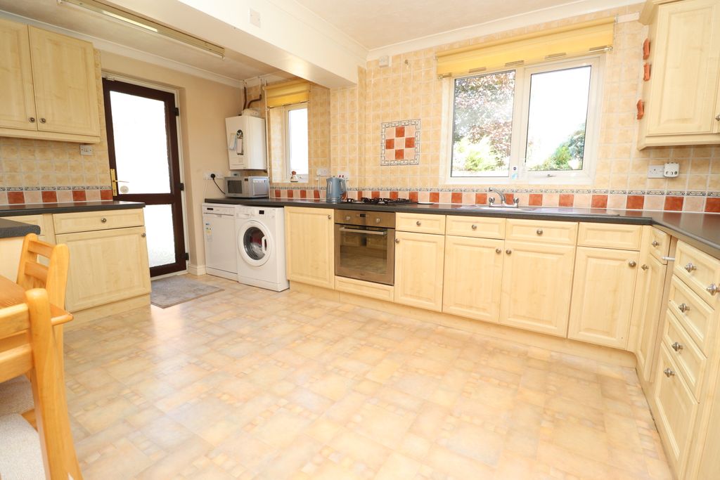 Property photo 2 of 15 Img_9771