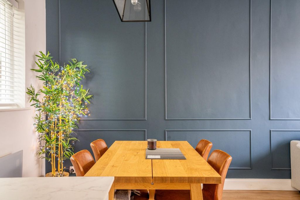 Property photo 3 of 13 Dining Area