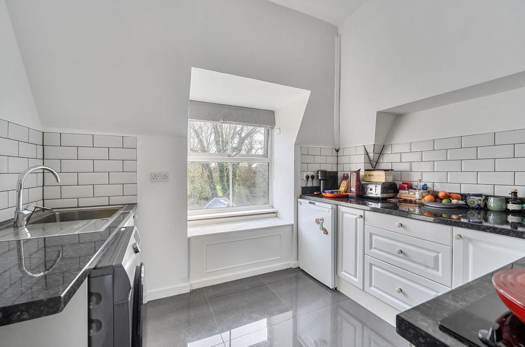 Property photo 2 of 16 1423531-19-69A6cc...