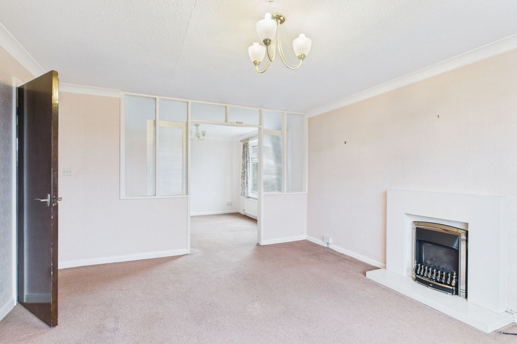 Property photo 3 of 20 Ewemove Spalding -  Cathedral Drive - Living Room