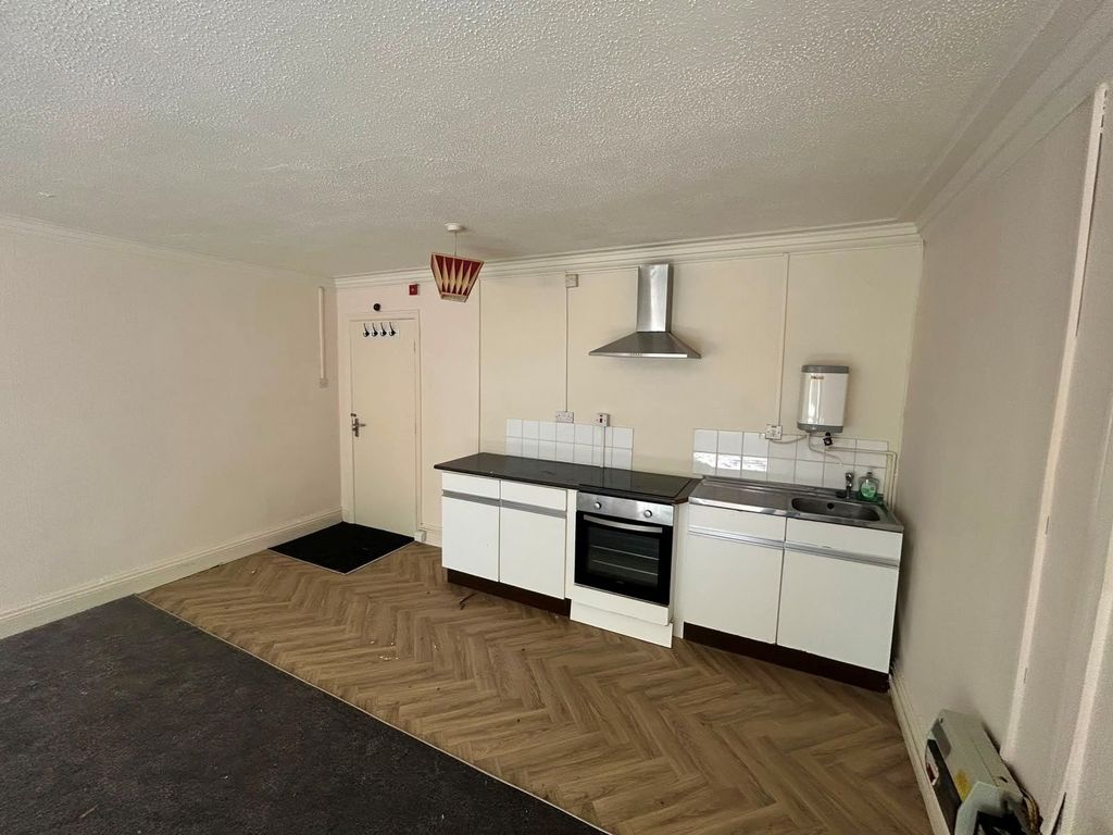 Property photo 3 of 6 Picture No. 04