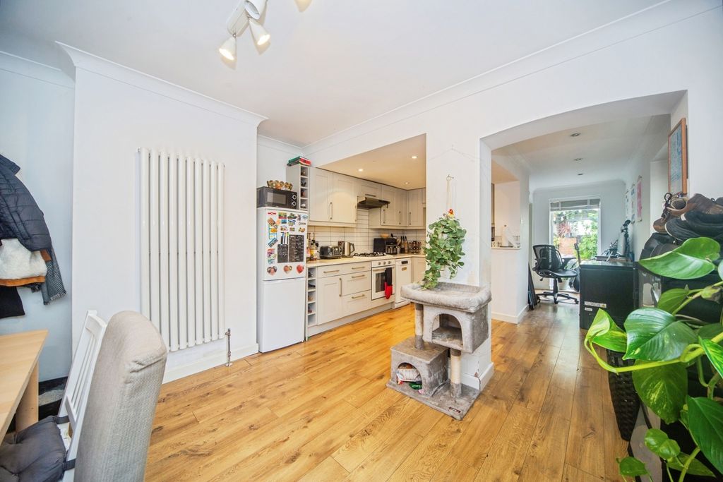 Property photo 3 of 16 Pbox-Img.Jpg