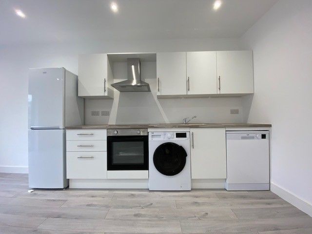 Property photo 3 of 6 Kitchen
