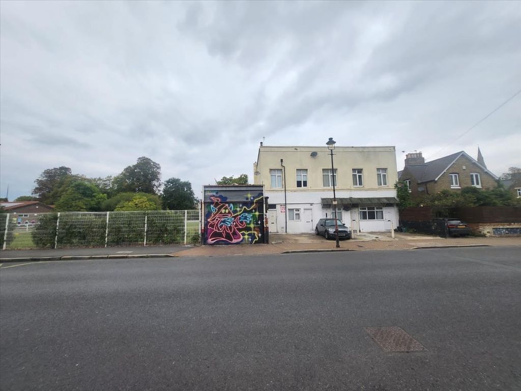 Property photo 3 of 7