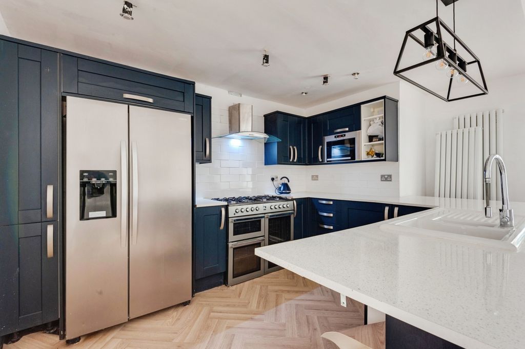 Property photo 3 of 18 Pbox-Img.Jpg