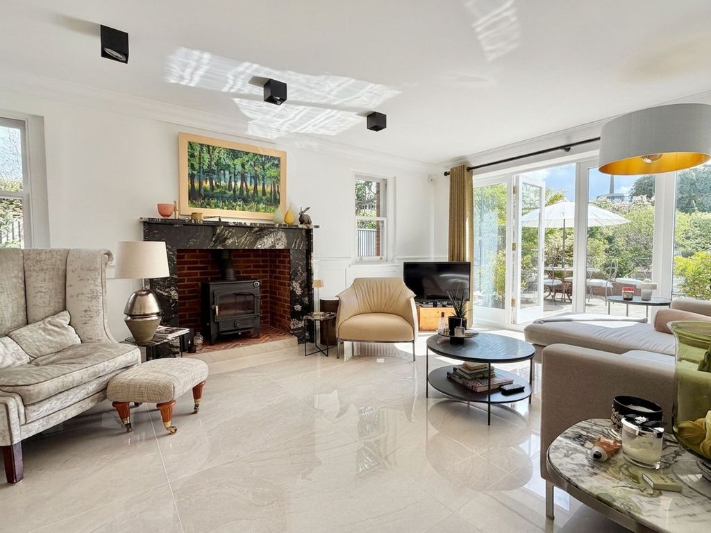 Property photo 3 of 22