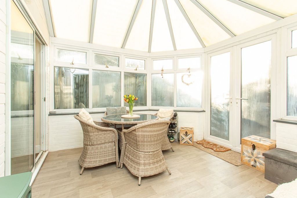 Property photo 3 of 20 Picture 3