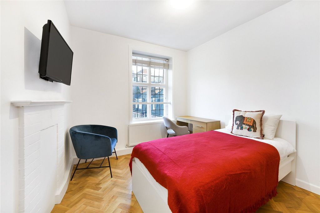 Property photo 3 of 12