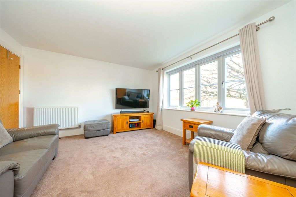 Property photo 2 of 15 Picture No. 02